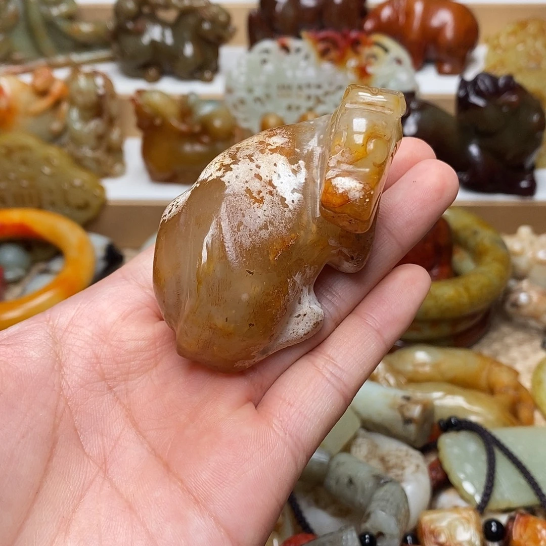 蛇纹石玉未镶嵌颈饰