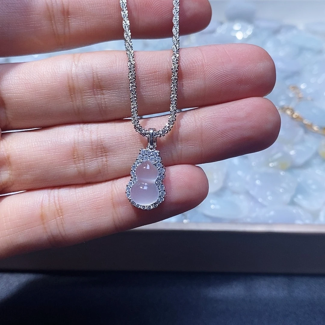 玛瑙/玉髓合金颈饰精美玉髓葫芦吊坠