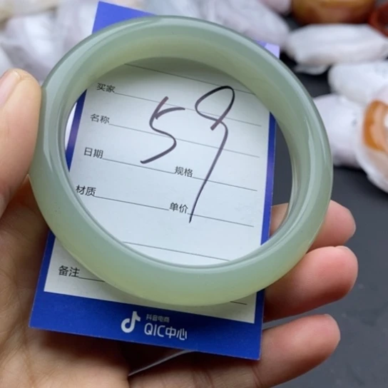 石英质玉未镶嵌手镯