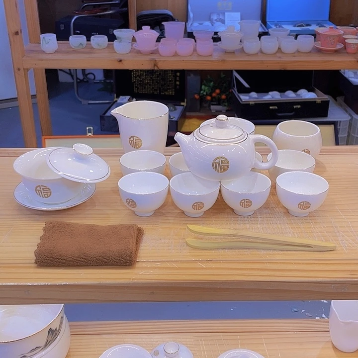 纯白如诗情此画如一片花