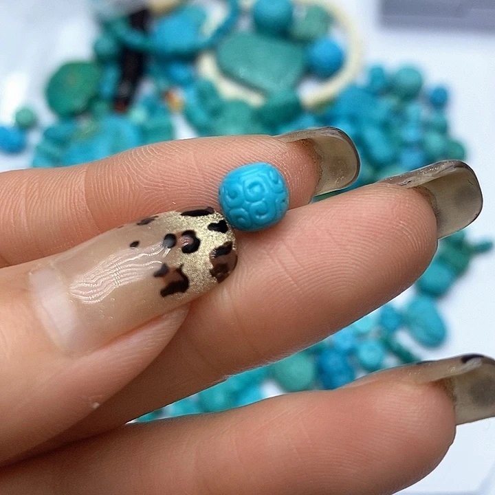 绿松石未镶嵌珠宝奇石