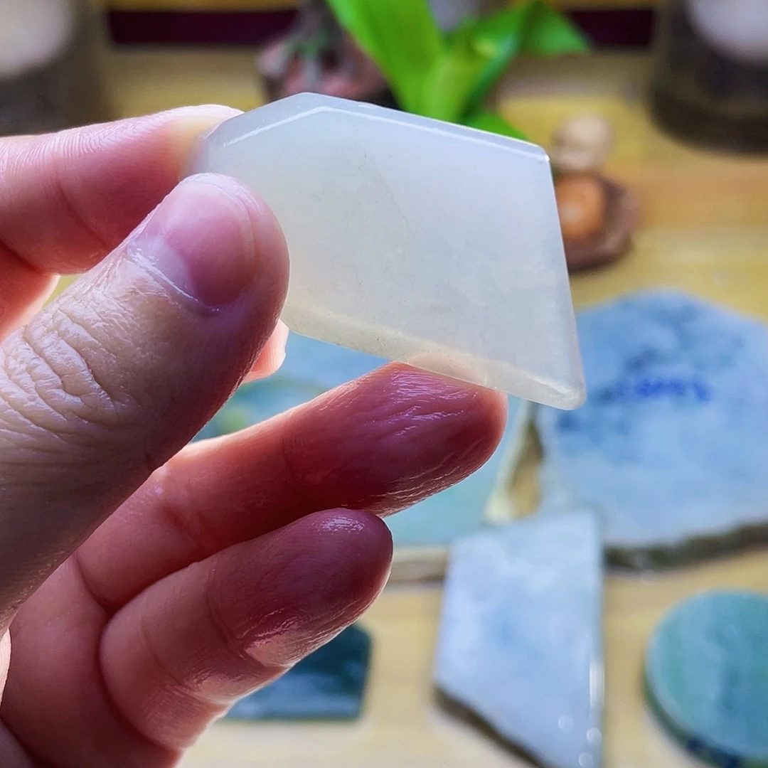 翡翠未镶嵌颈饰毛料28