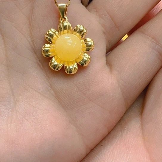 未镶嵌琥珀珠宝奇石