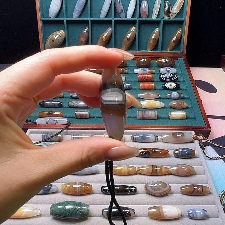 南***y玛瑙/玉髓未镶嵌颈饰