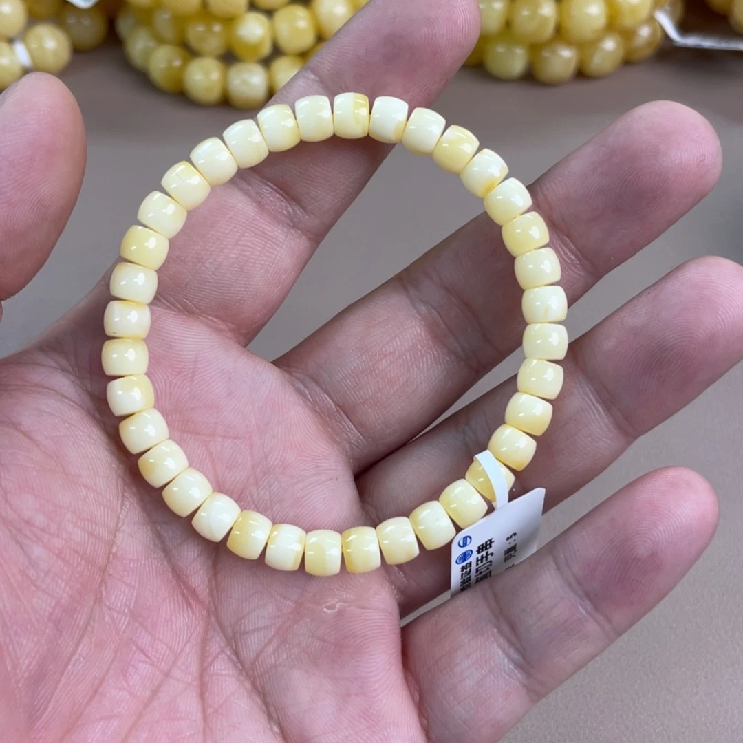 琥珀裸石未镶嵌0160000000