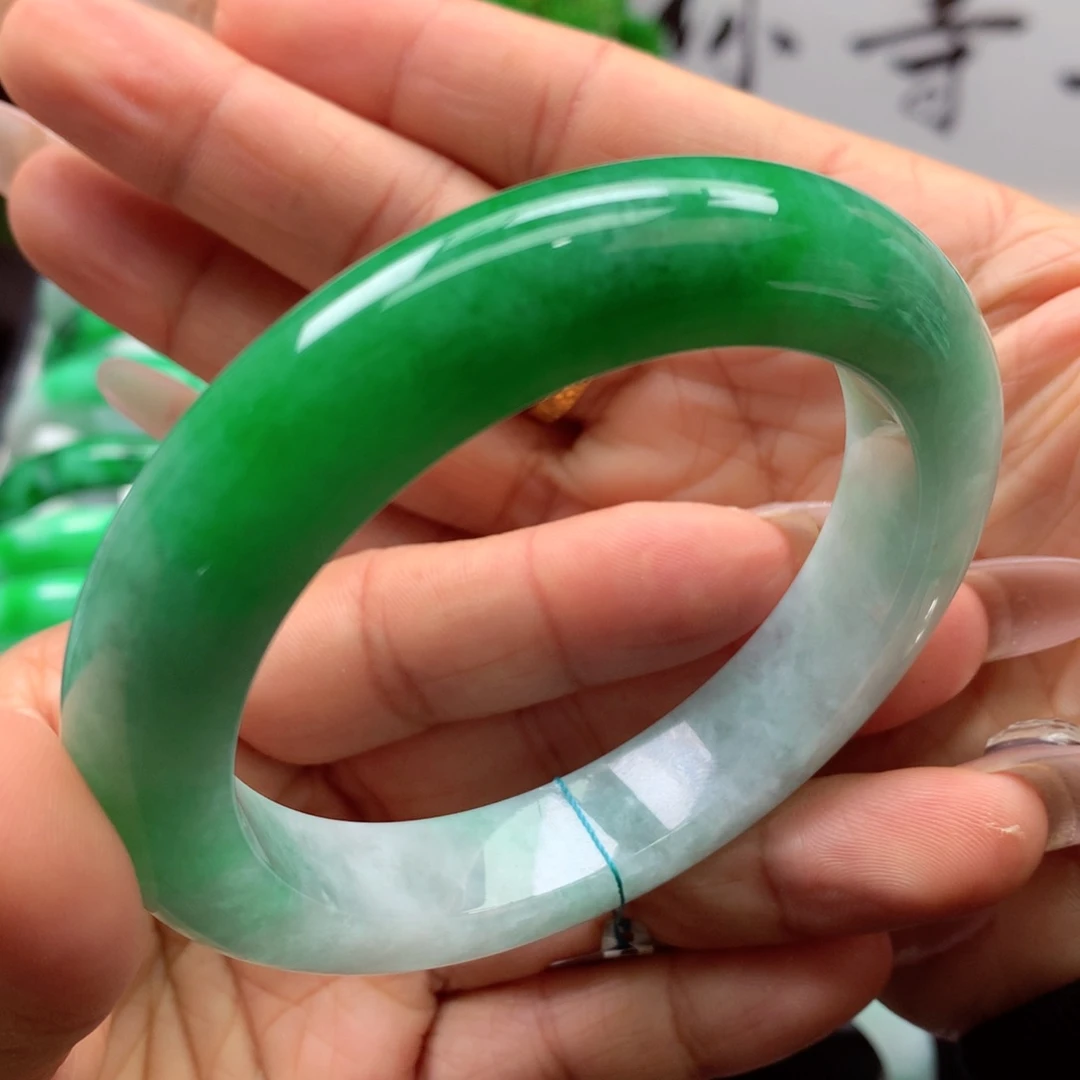 未镶嵌手镯翡翠缅甸