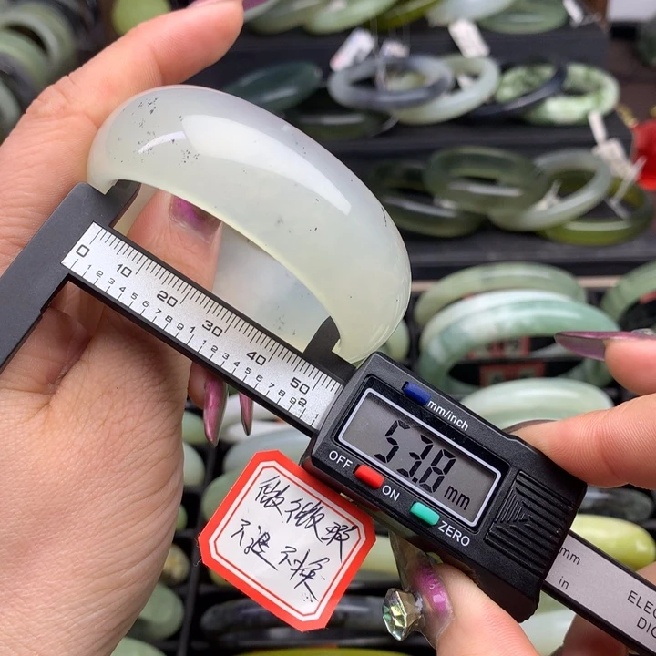 蛇纹石玉手镯未镶嵌591