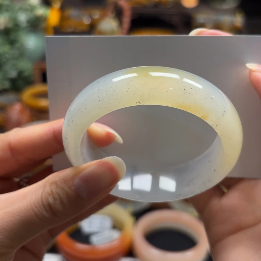 石英质玉（黄龙玉）未镶嵌手镯