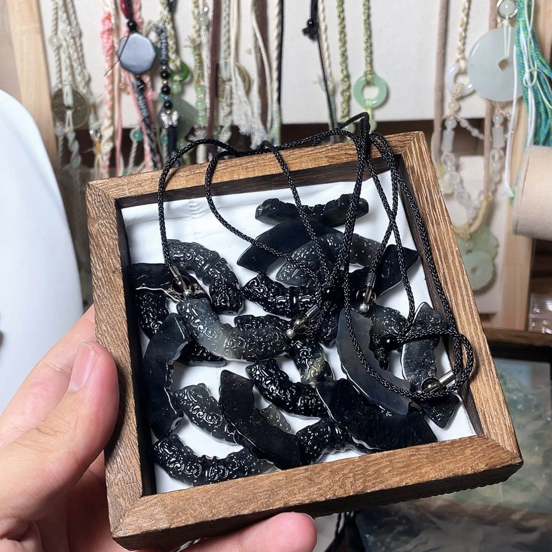 蛇纹石玉合金颈饰