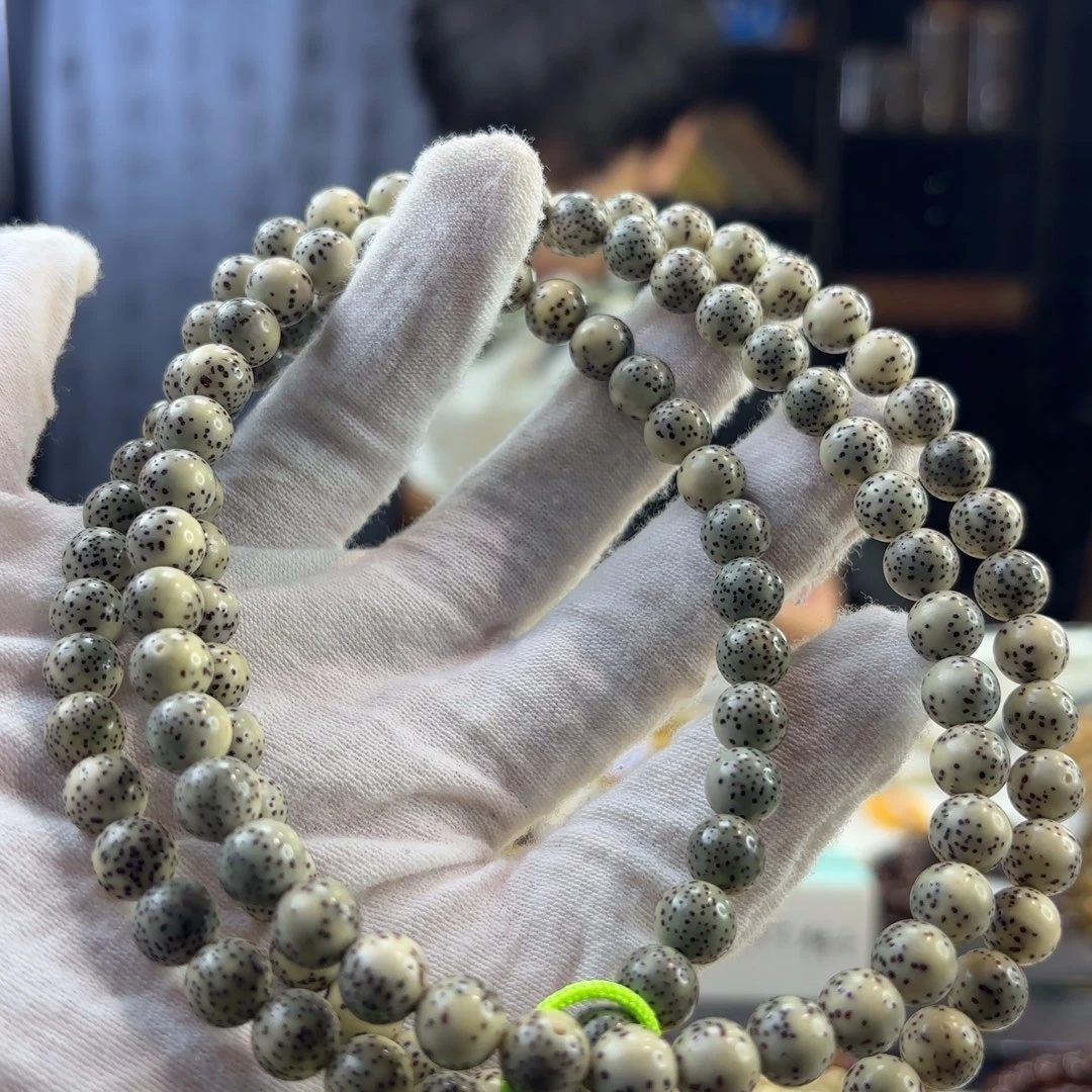 吊坠星月菩提果冻绿