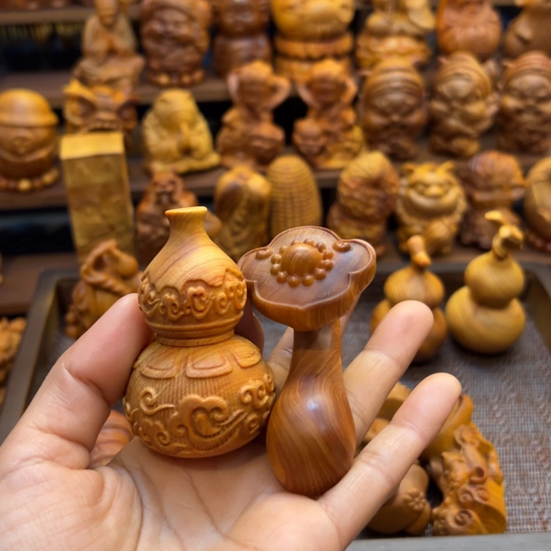 柏木（崖柏）A****亨陈化料手把件