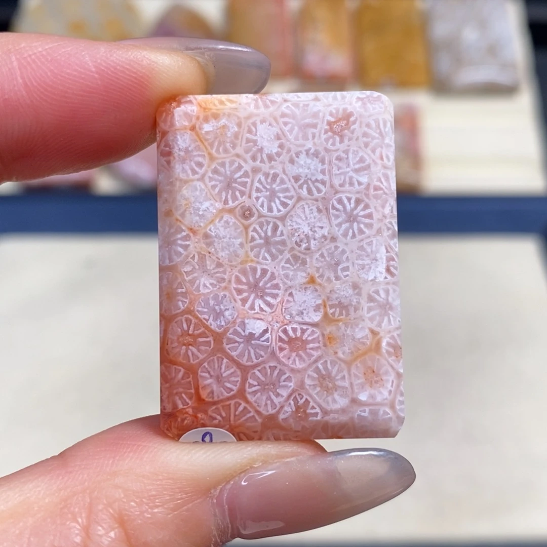 硅化玉未镶嵌吊坠粉玻璃花