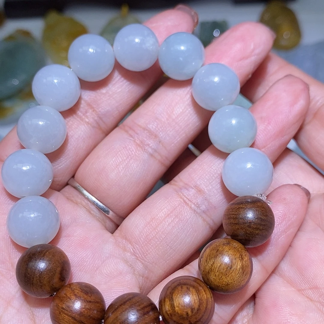 翡翠未镶嵌颈饰珠子