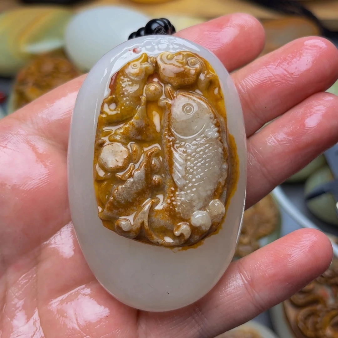 石材方解石手把件鱼