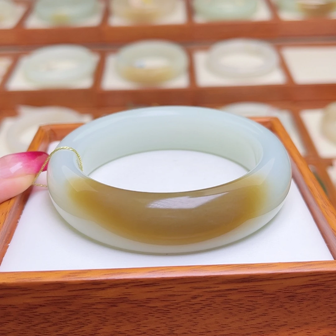 和田玉手镯未镶嵌56.8