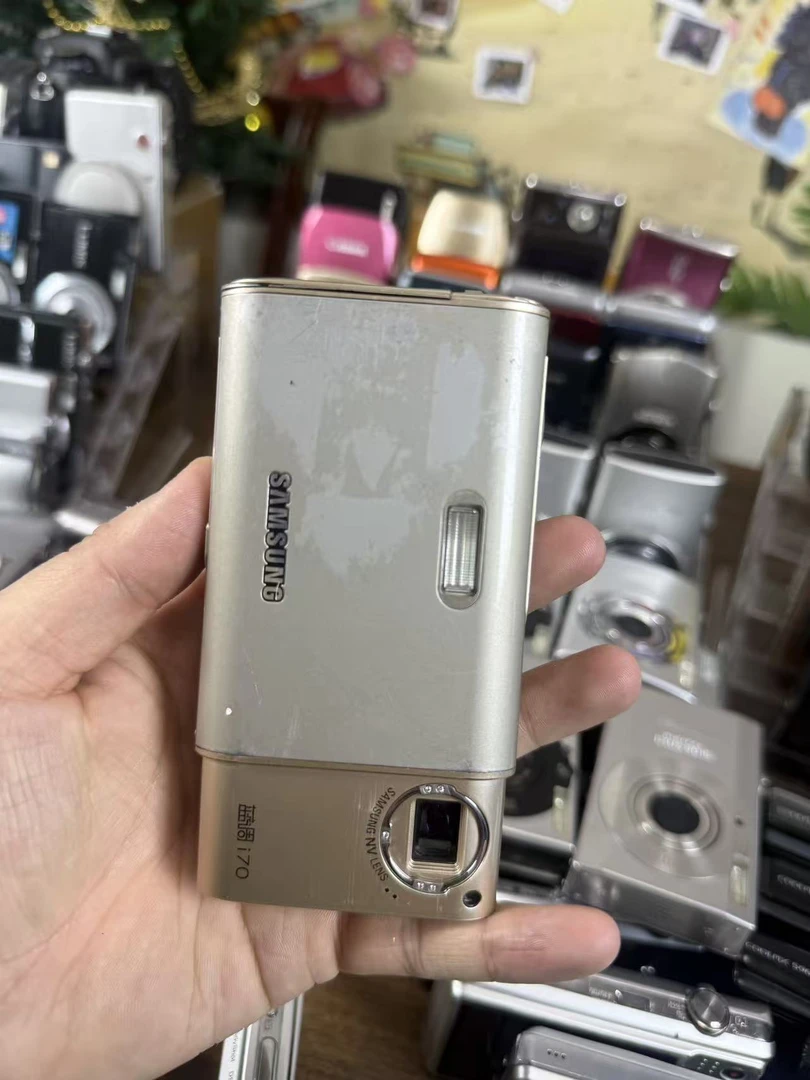 8新 Samsung/三星 八成新720万像素3倍变焦冷白皮