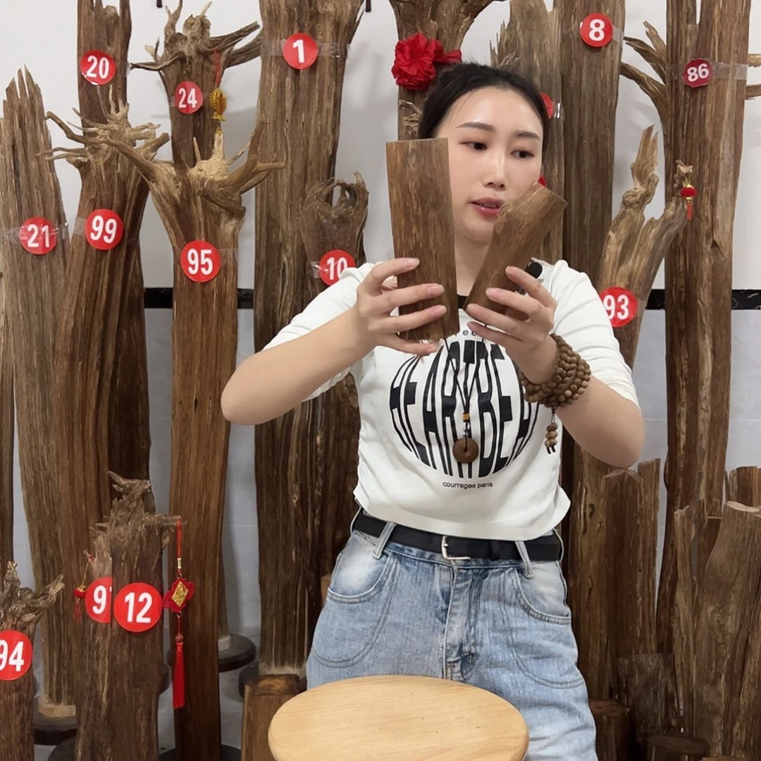 沉香碎屑沉香原材料