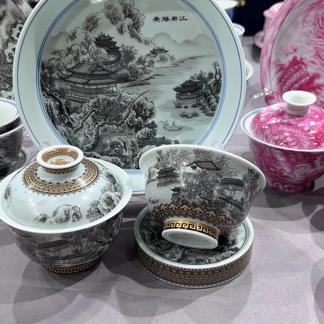 瓷片景德镇瓷器精品陈列