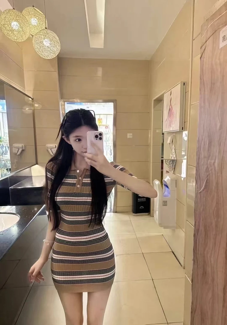 夏季法式条纹翻领针织包臀裙高级感纯欲显瘦收腰连衣裙