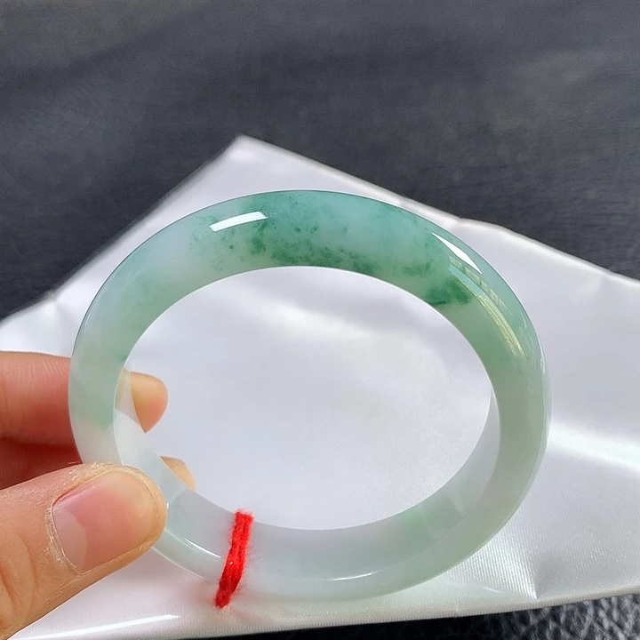 翡翠未镶嵌手镯54圈