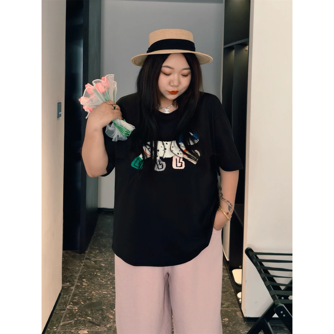 松弛漫旅 / 重工街头小狗刺绣短袖T恤15367花契大码200斤胖mm夏季