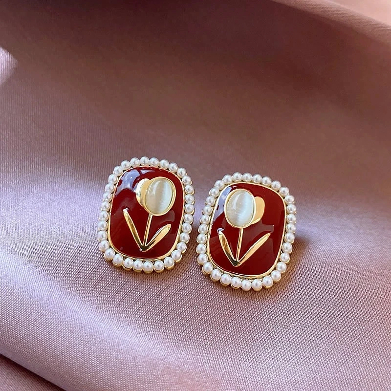 铜合金耳饰 安可拉红色郁金香珠珠耳环女2024新款高级感秋冬耳饰