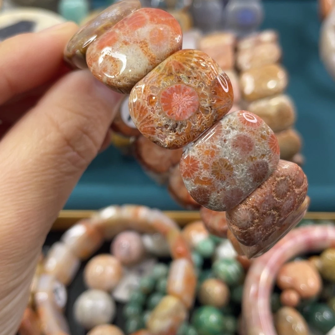 未镶嵌手镯硅化玉