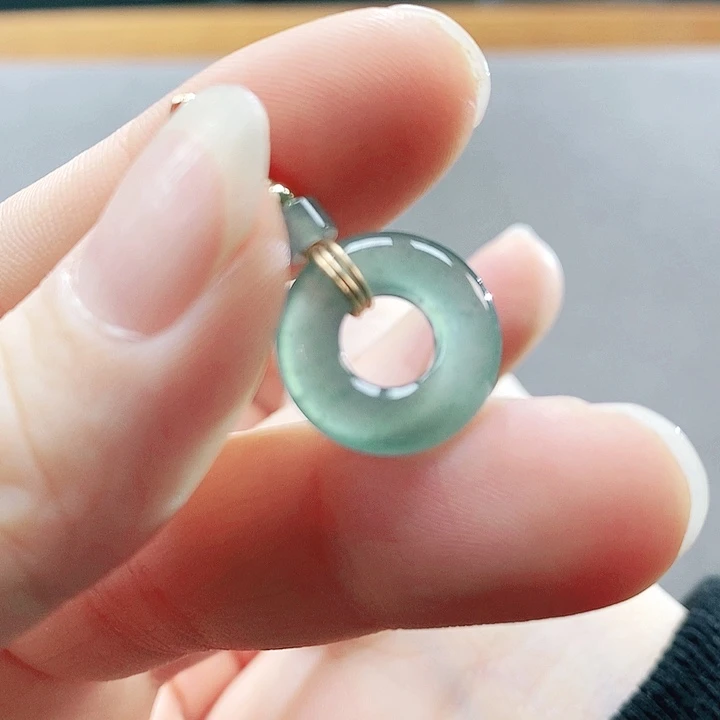 翡翠未镶嵌手镯（圆镯）