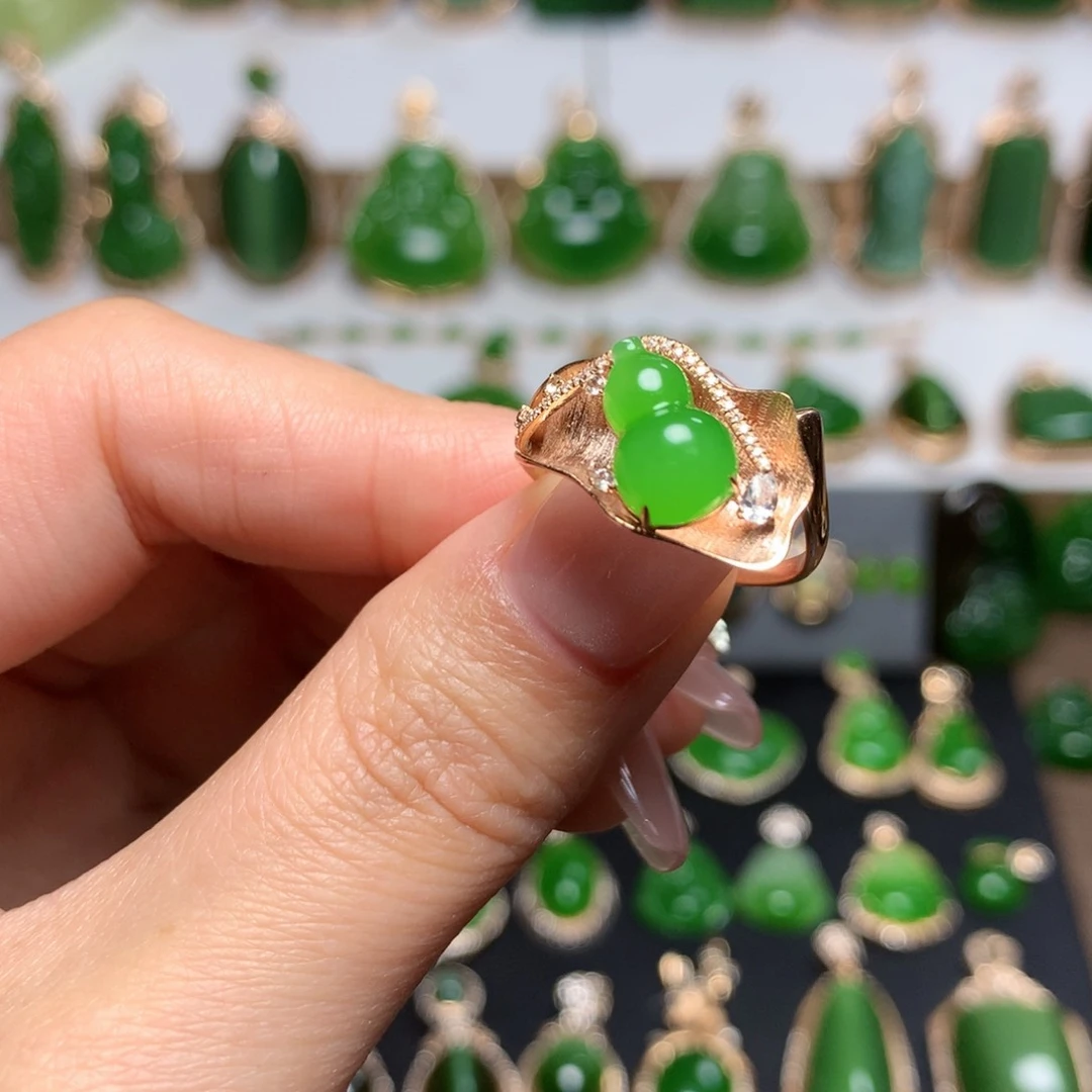 和田玉（碧玉）戒指18K金镶嵌