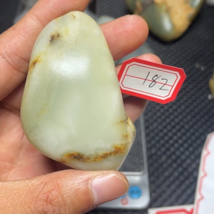 颈饰未镶嵌和田玉182