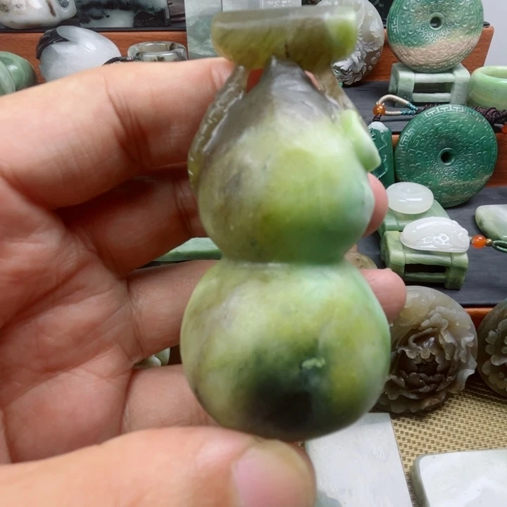 独山玉未镶嵌珠宝半成品