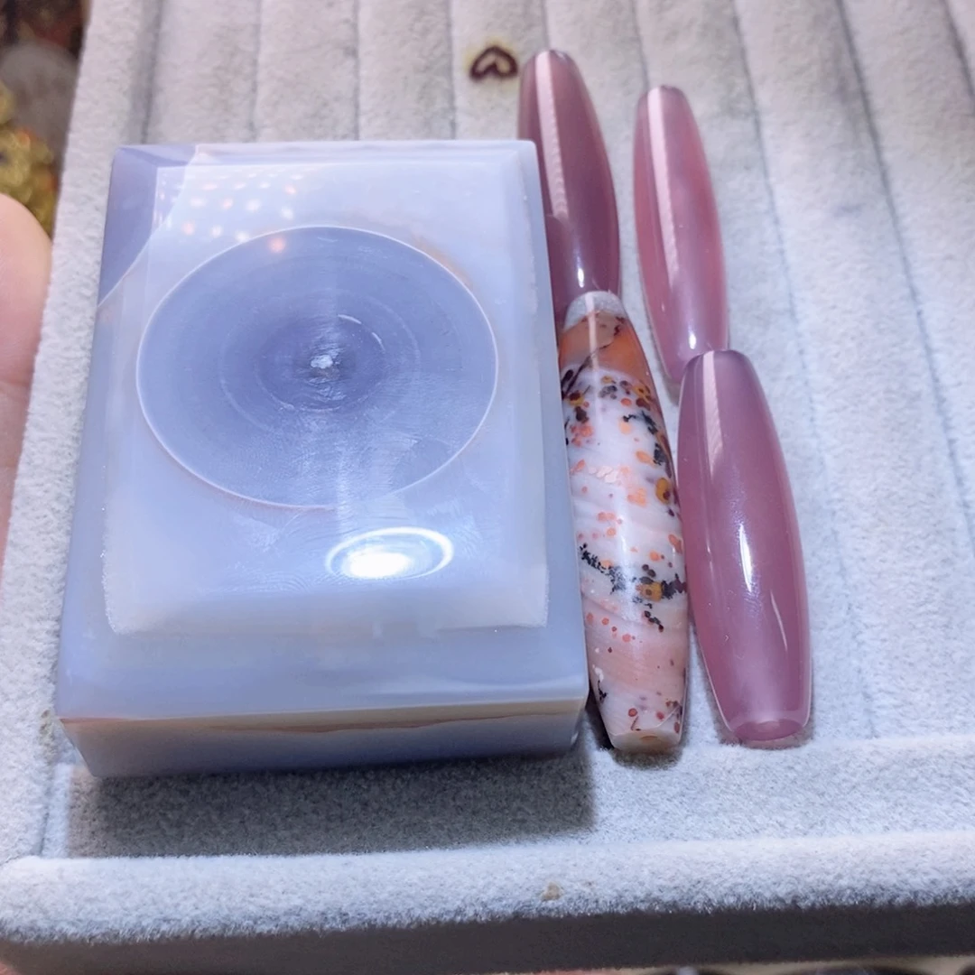 玛瑙/玉髓颈饰未镶嵌大****道