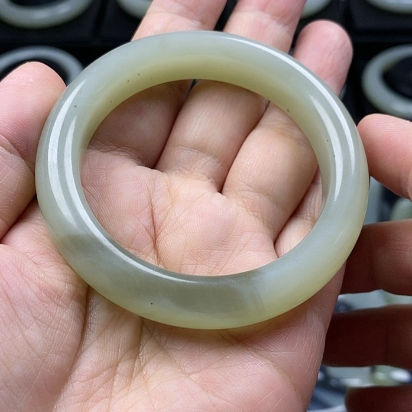 【闪购商品】和田玉手镯未镶嵌