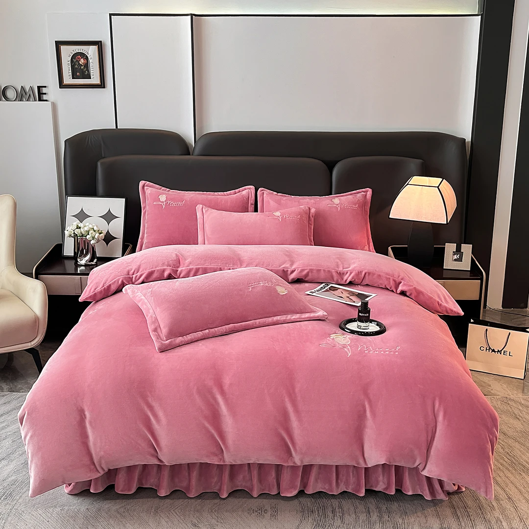 10斤重2025冬季纯色绣花牛奶绒四件套加厚保暖高克重不掉毛防静电