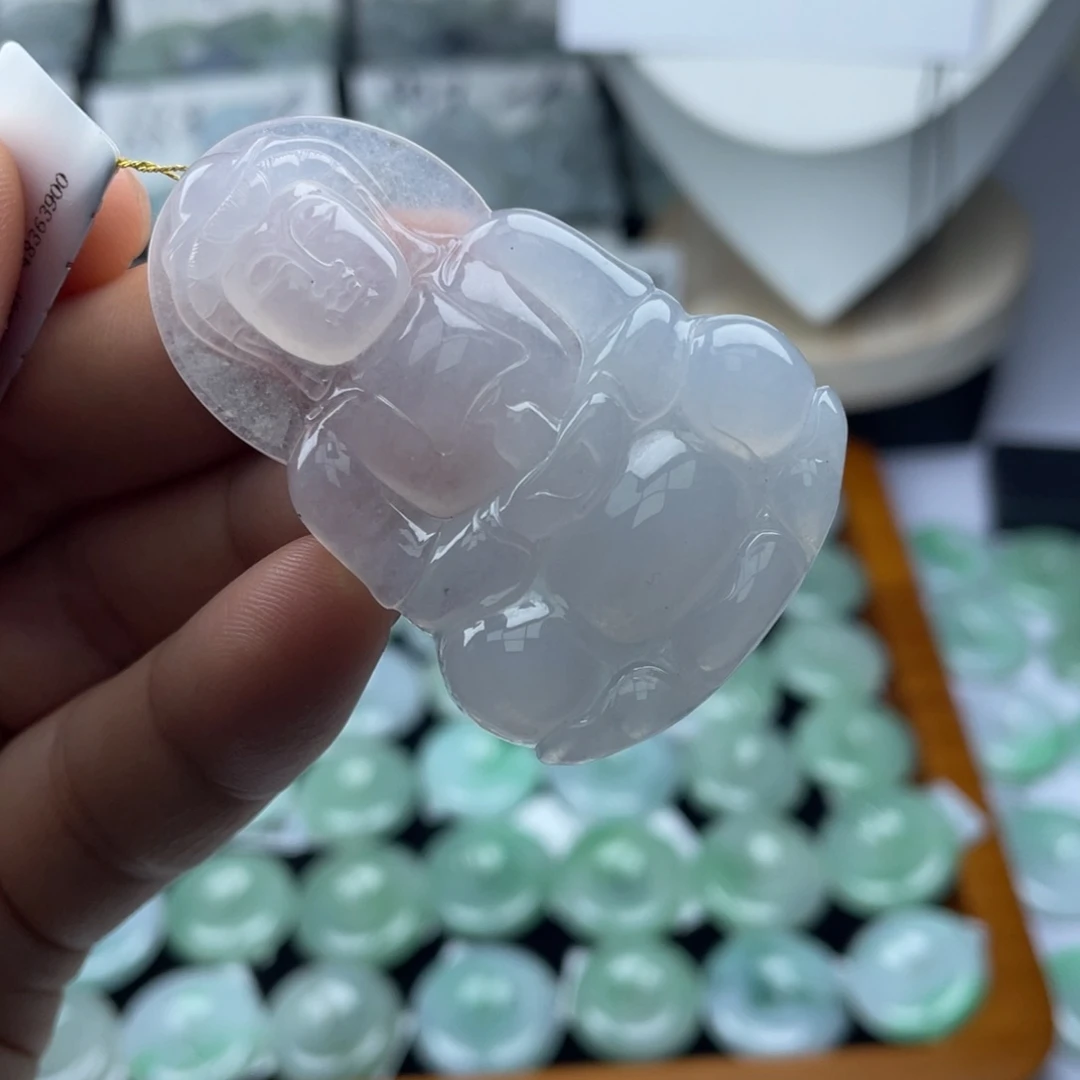 翡翠颈饰未镶嵌观音