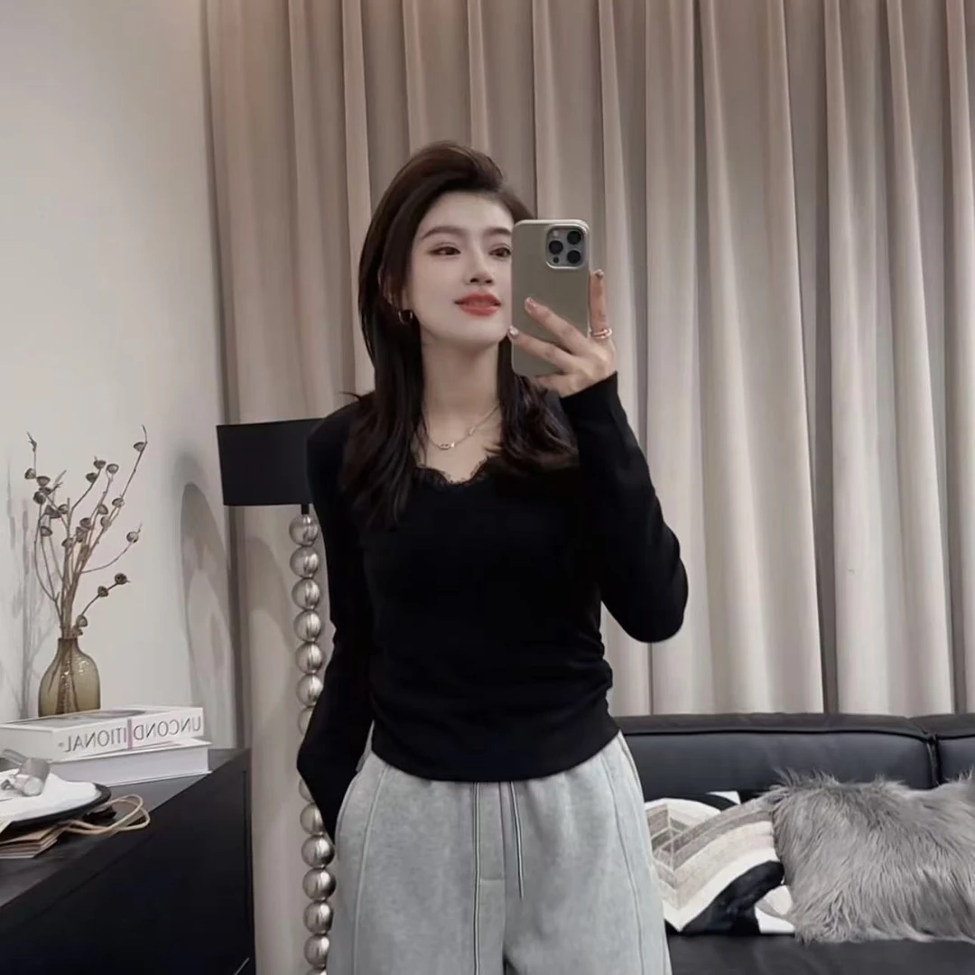 伟丽店2967款【V领蕾丝磨毛长袖T 】蕾丝V领侧褶皱磨毛长袖T打底