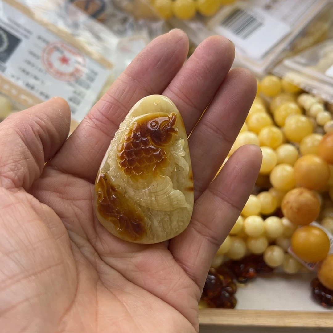 琥珀珠宝奇石未镶嵌