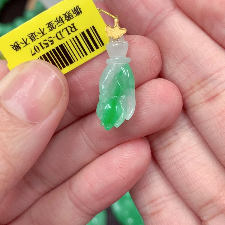 颈饰18K金镶嵌翡翠