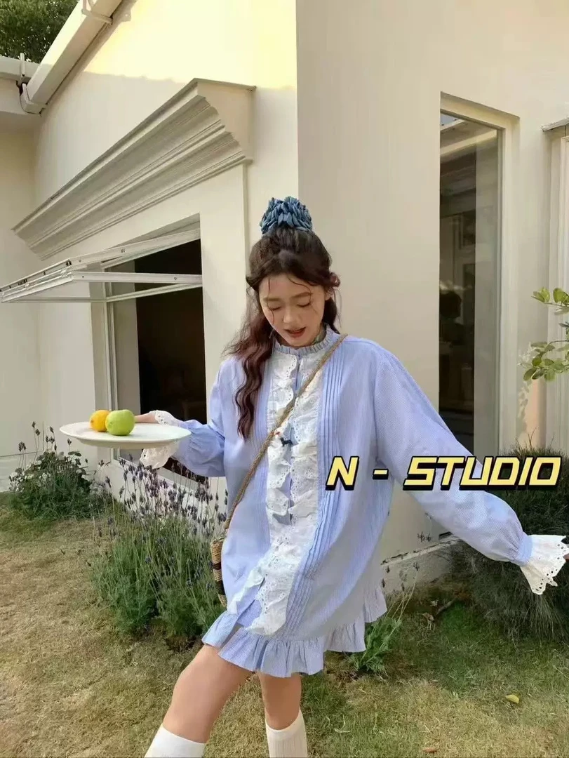 2025春季新款木耳花边蓝色衬衫裙设计感满满少女气息清新甜美裙