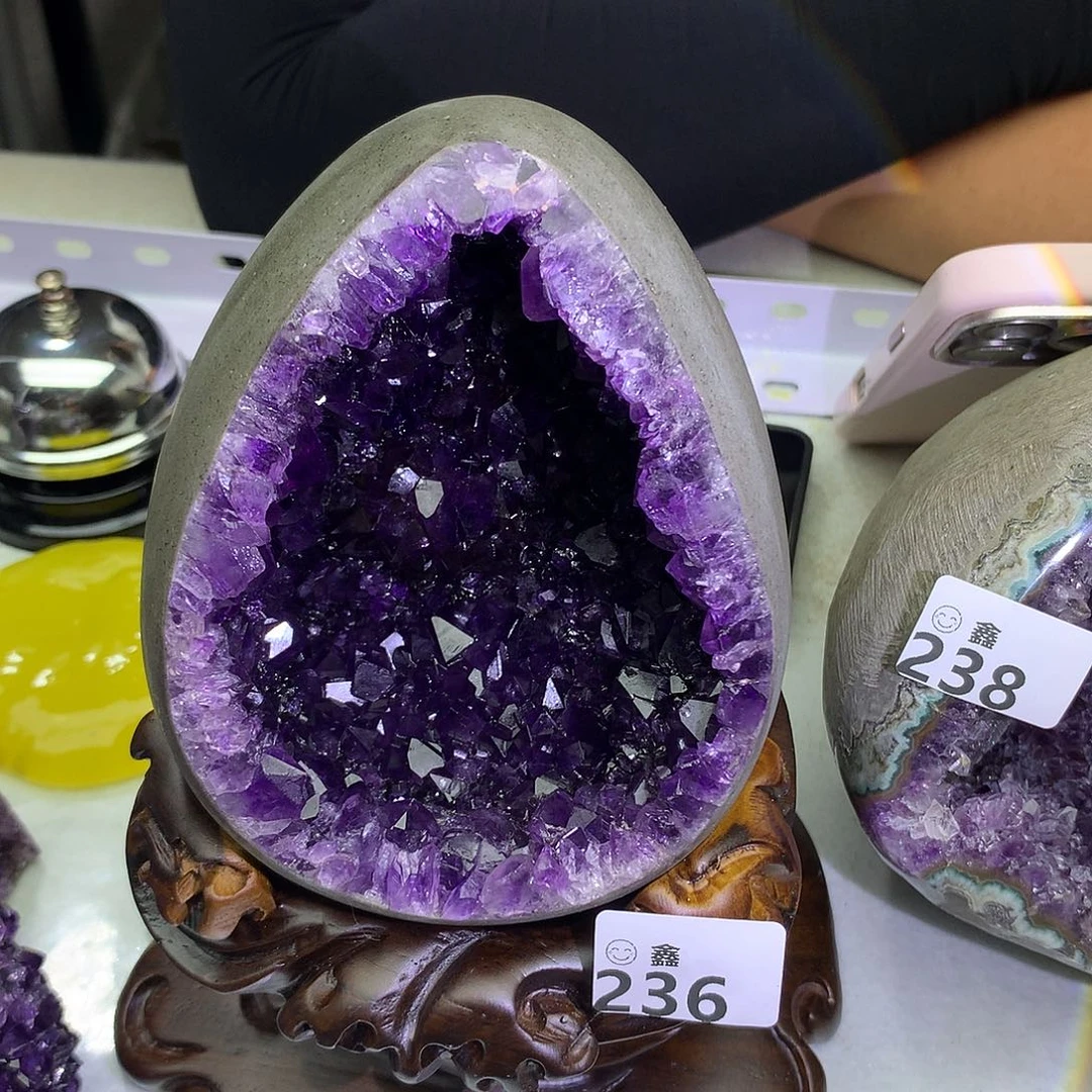 未镶嵌水晶大型摆件（非配饰）