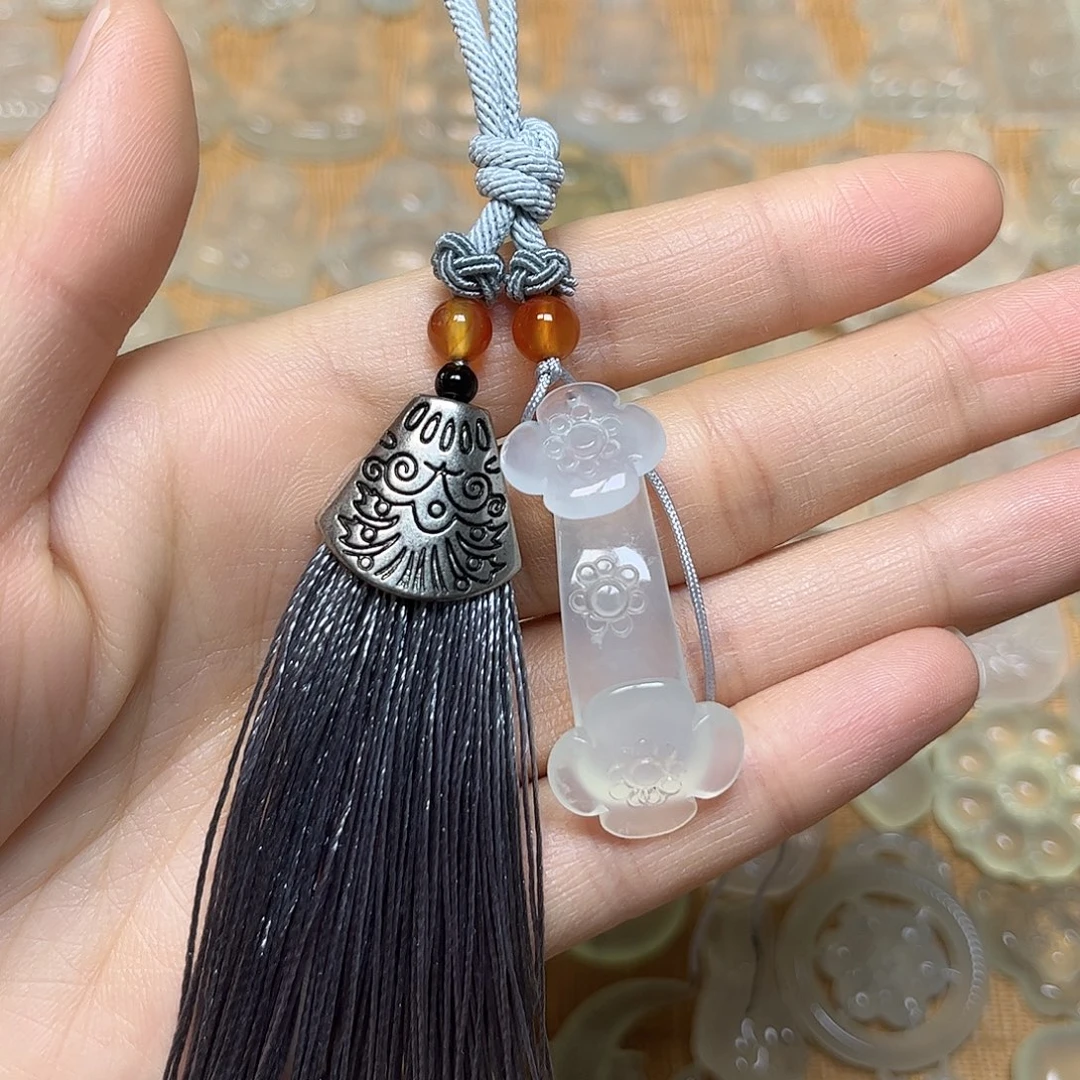 蛇纹石玉未镶嵌吊坠