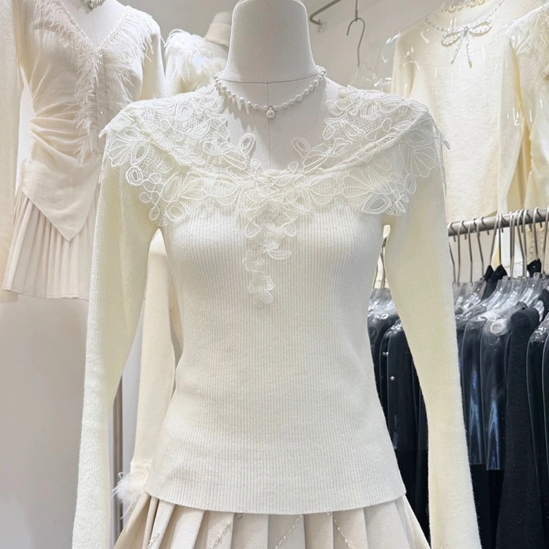 冬季韩系蕾丝拼接V领针织衫女设计感气质修身显瘦长袖内搭上衣