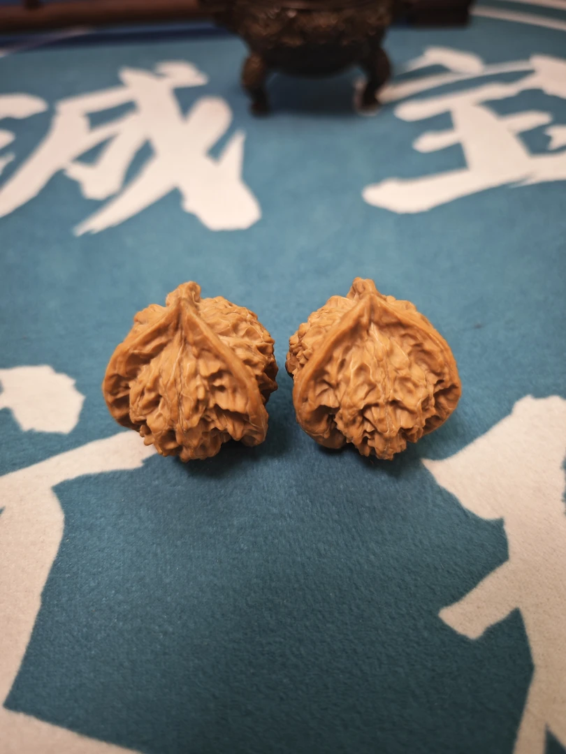 二号文玩核桃（白狮子蛤蟆头）选购