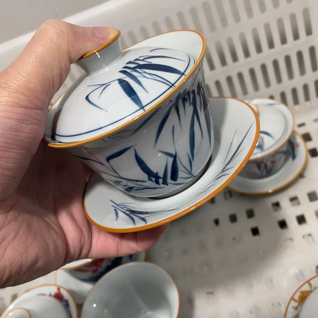 釉下手绘茶具，大瑕