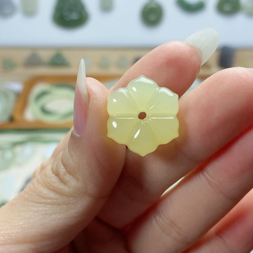 【闪购商品】颈饰未镶嵌和田玉