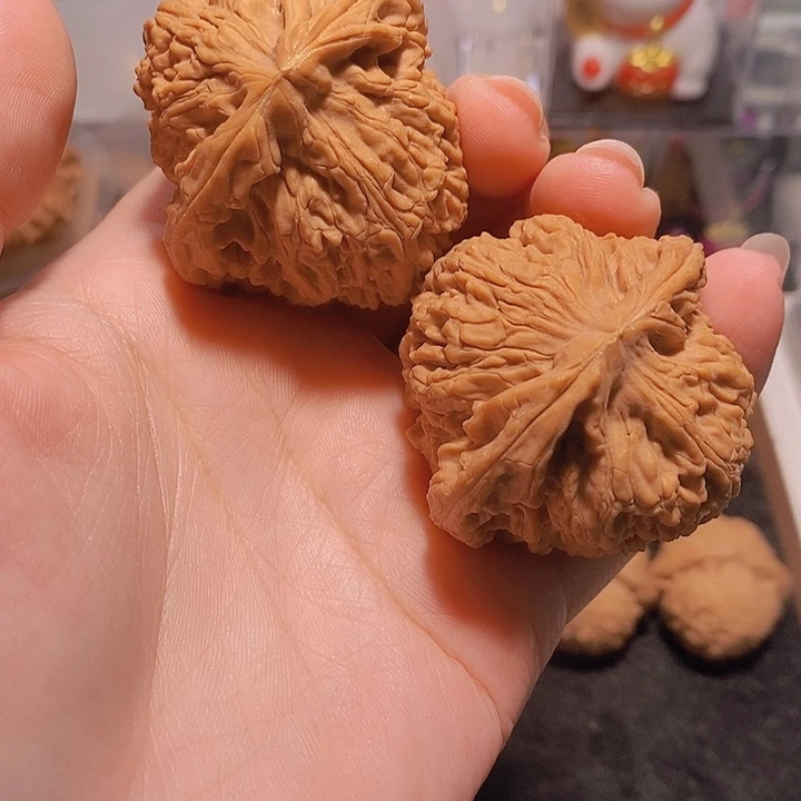 钱***量文玩核桃吊坠南疆石