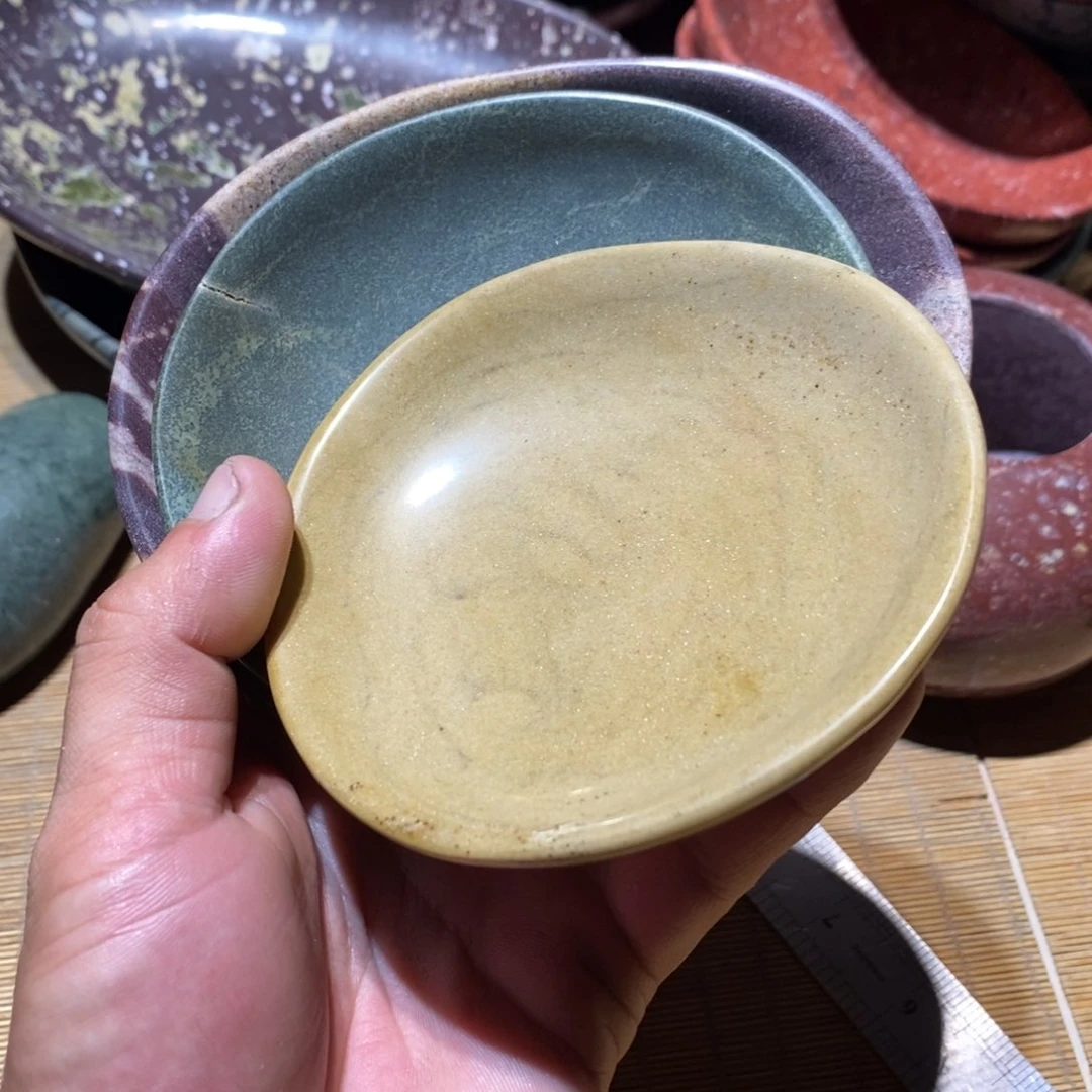用****1三个瑕疵小石头盘子
