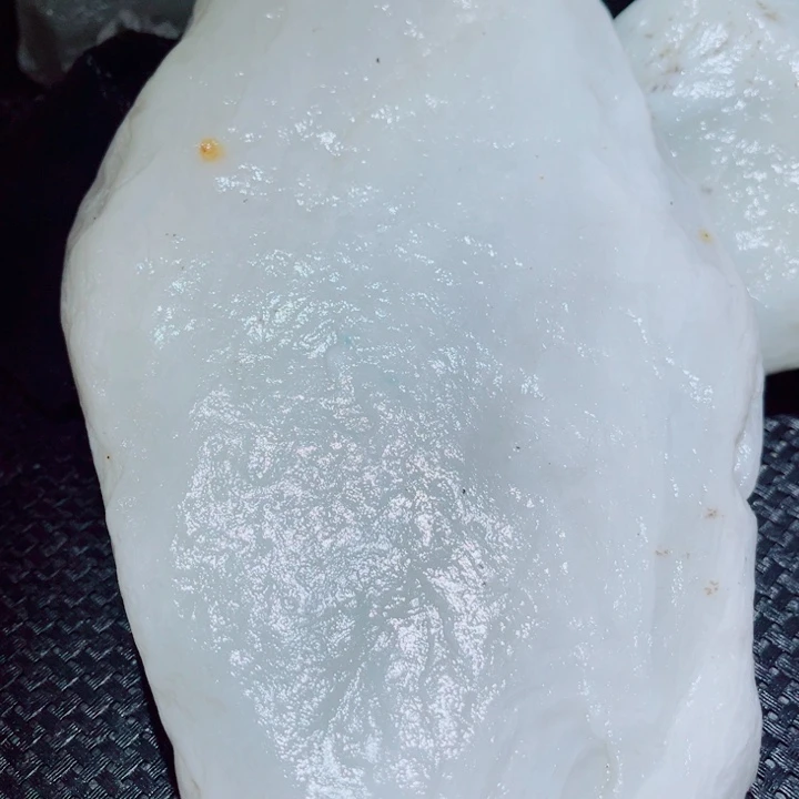 杨***傅和田玉未镶嵌珠宝奇石