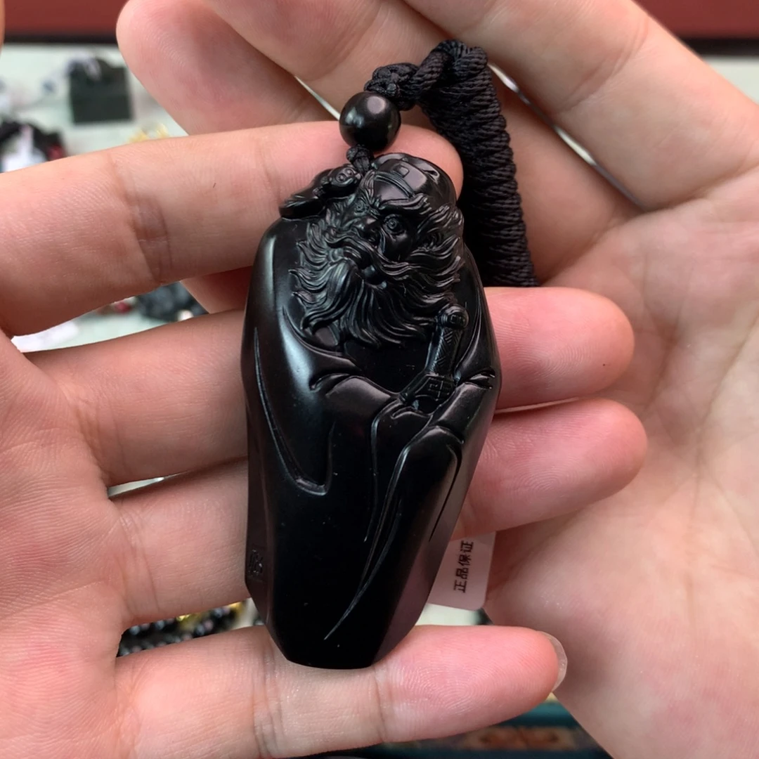 L***林和田玉未镶嵌颈饰吊坠