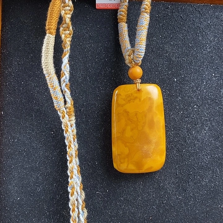 蜜蜡未镶嵌珠宝奇石